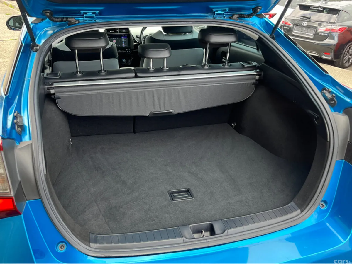 Toyota Prius Saloon, Petrol Hybrid, 2019, Blue