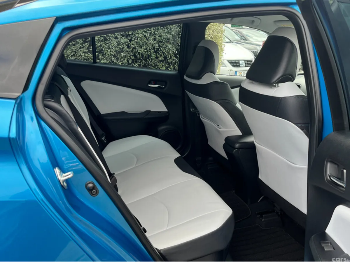 Toyota Prius Saloon, Petrol Hybrid, 2019, Blue