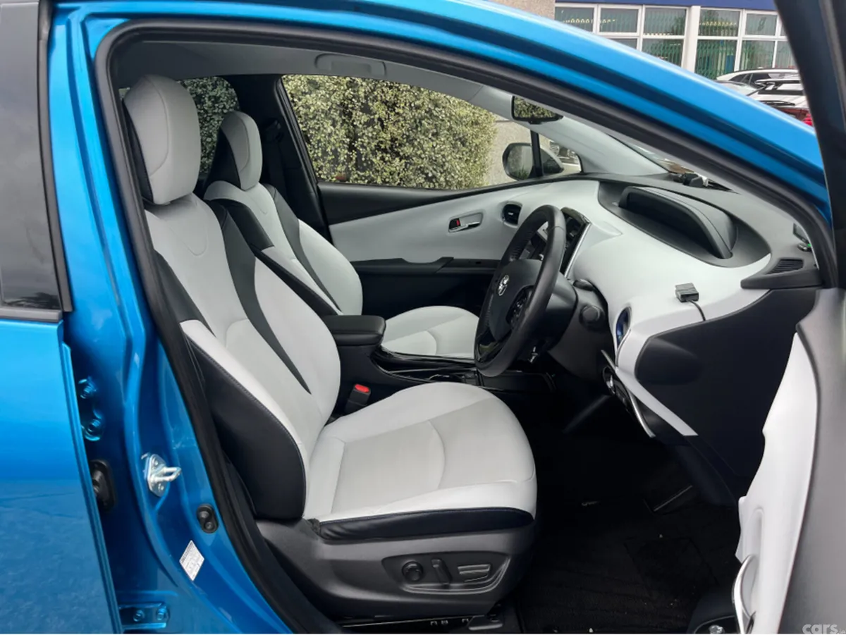Toyota Prius Saloon, Petrol Hybrid, 2019, Blue