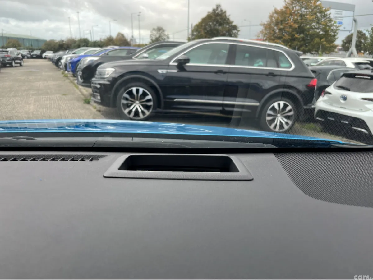 Toyota Prius Saloon, Petrol Hybrid, 2019, Blue