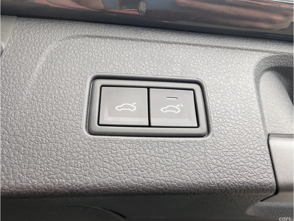 Volkswagen Passat Estate, Diesel, 2023, Grey