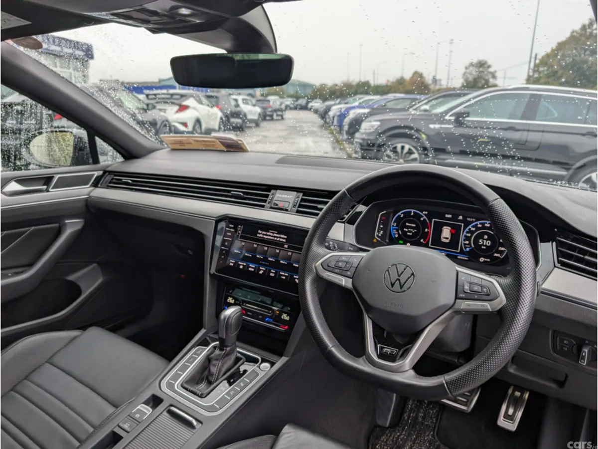 Volkswagen Passat Estate, Diesel, 2023, Grey