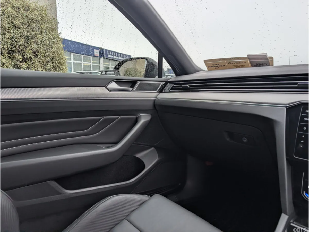 Volkswagen Passat Estate, Diesel, 2023, Grey