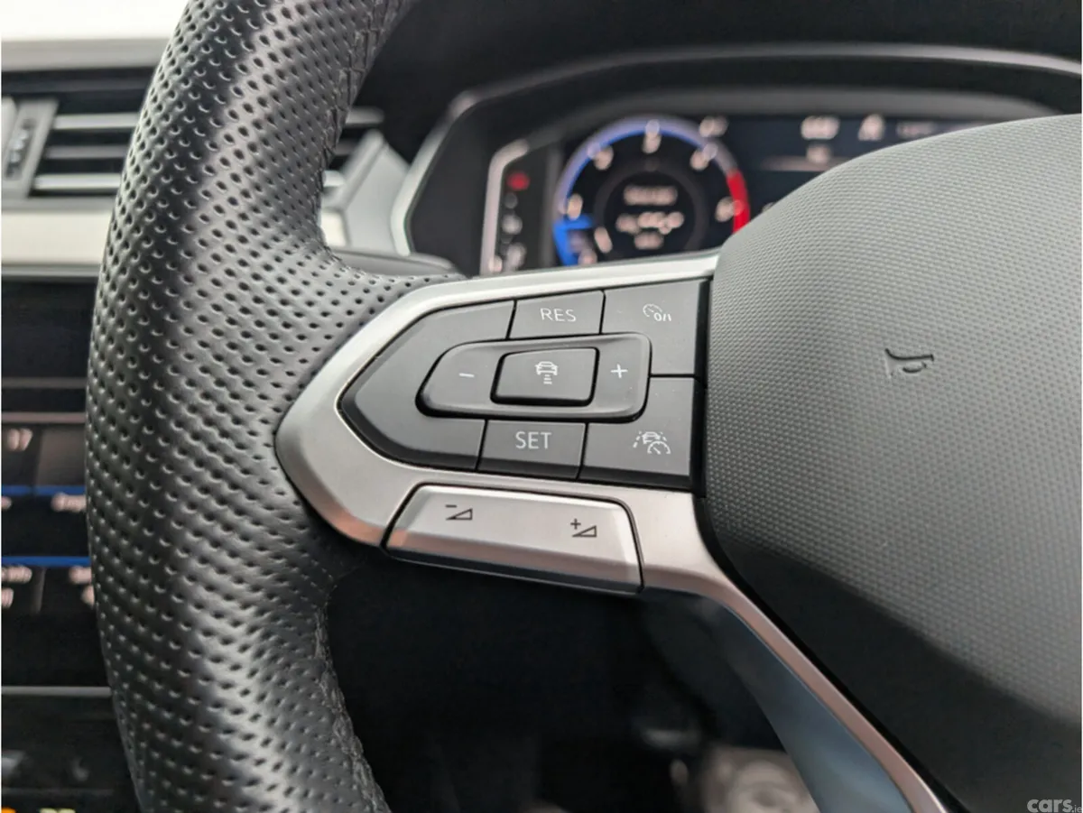 Volkswagen Passat Estate, Diesel, 2023, Grey