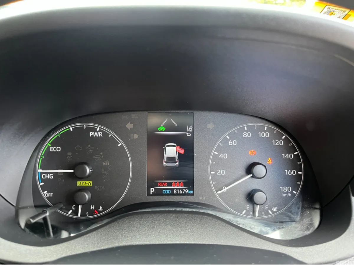 Toyota Yaris Hatchback, Petrol Hybrid, 2023, White
