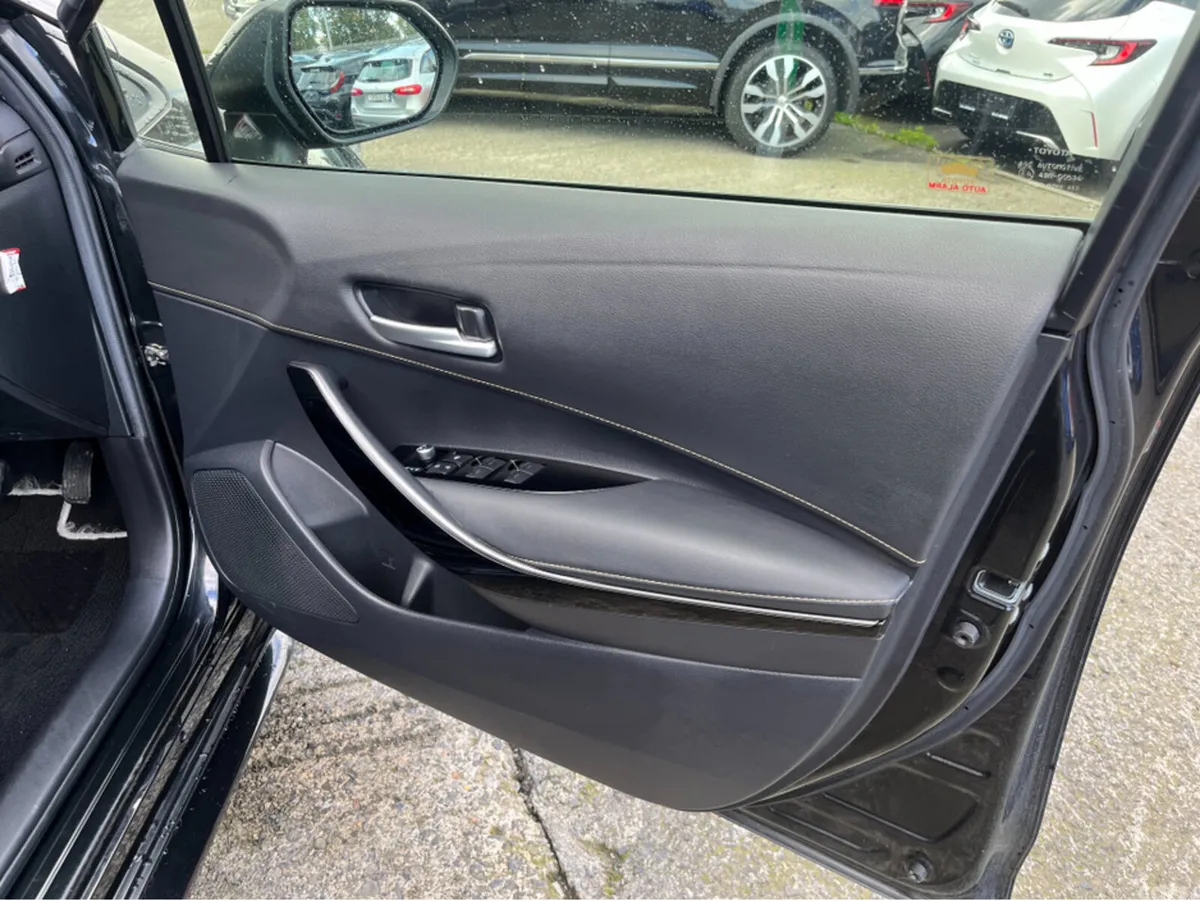 Toyota Corolla Estate, Petrol Hybrid, 2020, Black