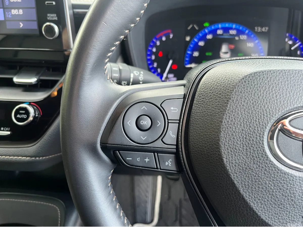 Toyota Corolla Estate, Petrol Hybrid, 2020, Black