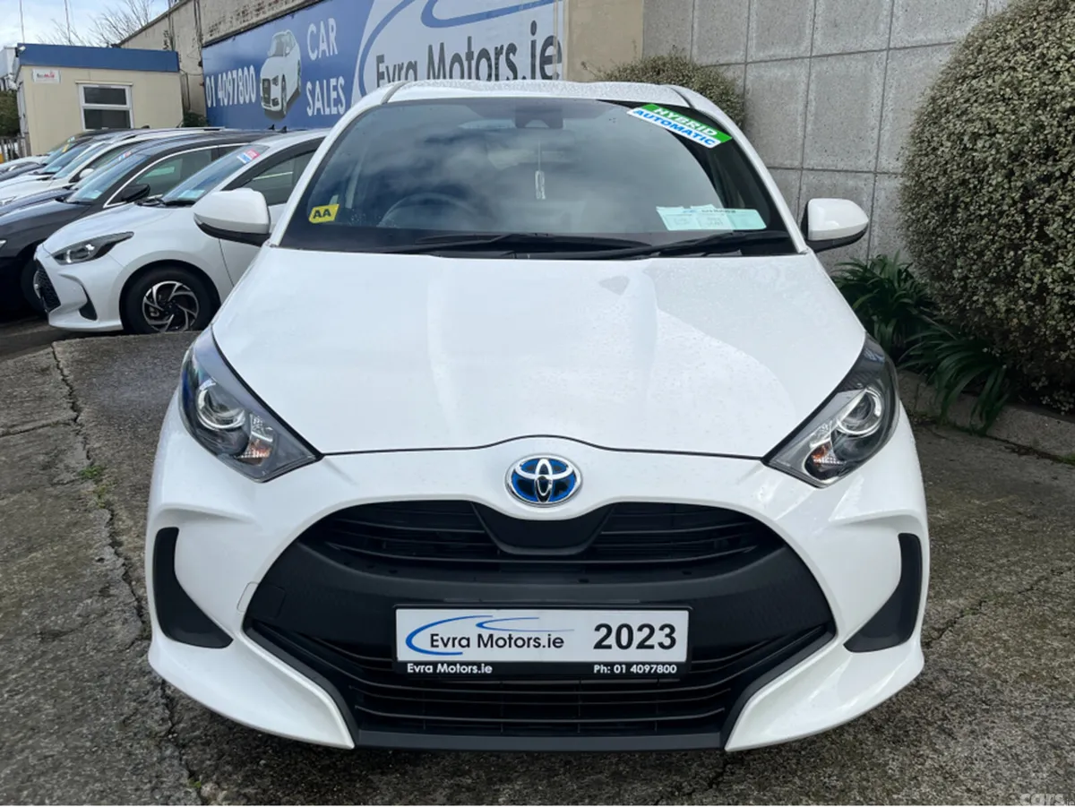 Toyota Yaris Hatchback, Petrol Hybrid, 2023, White