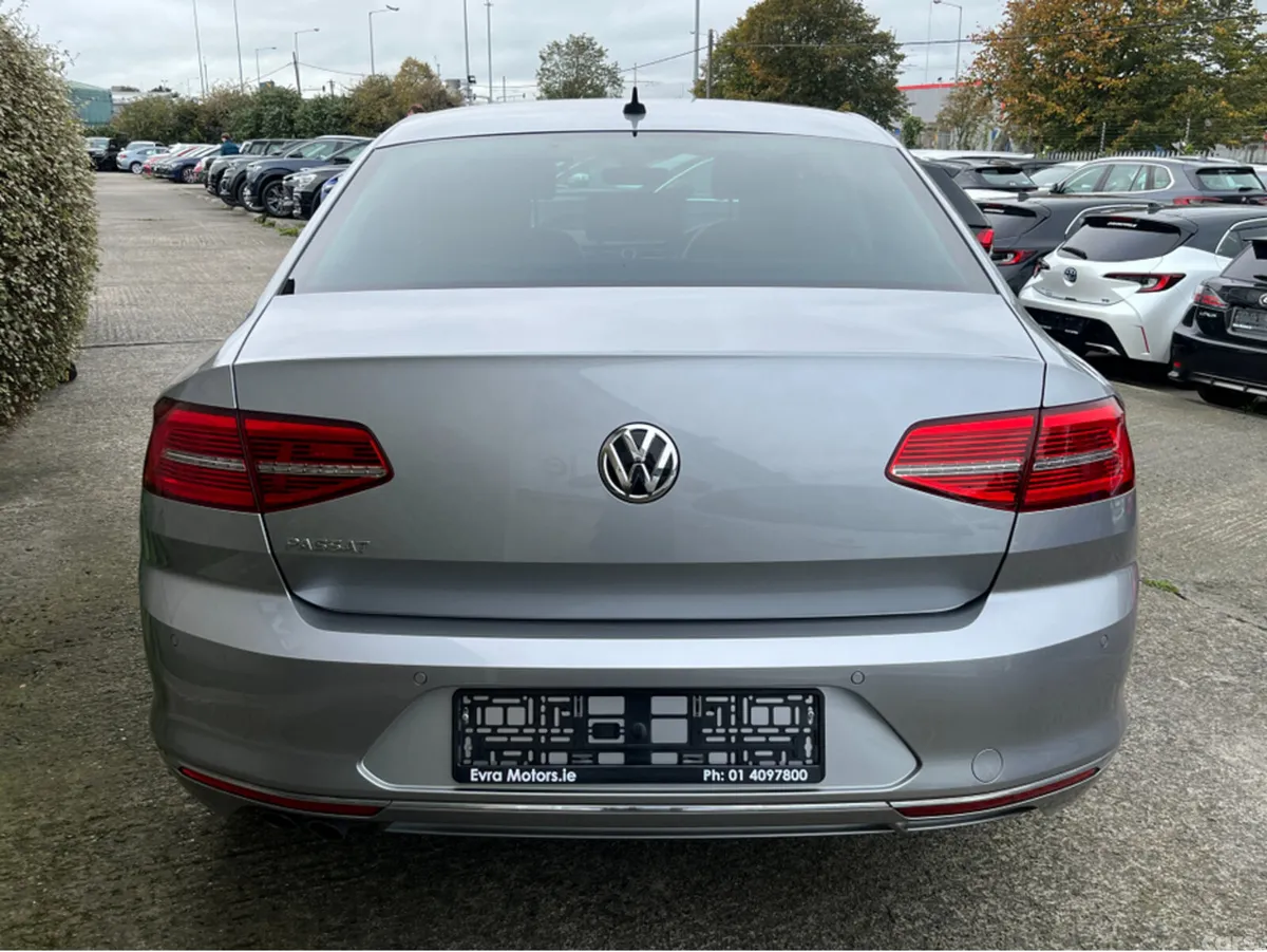 Volkswagen Passat Saloon, Diesel, 2018, Grey