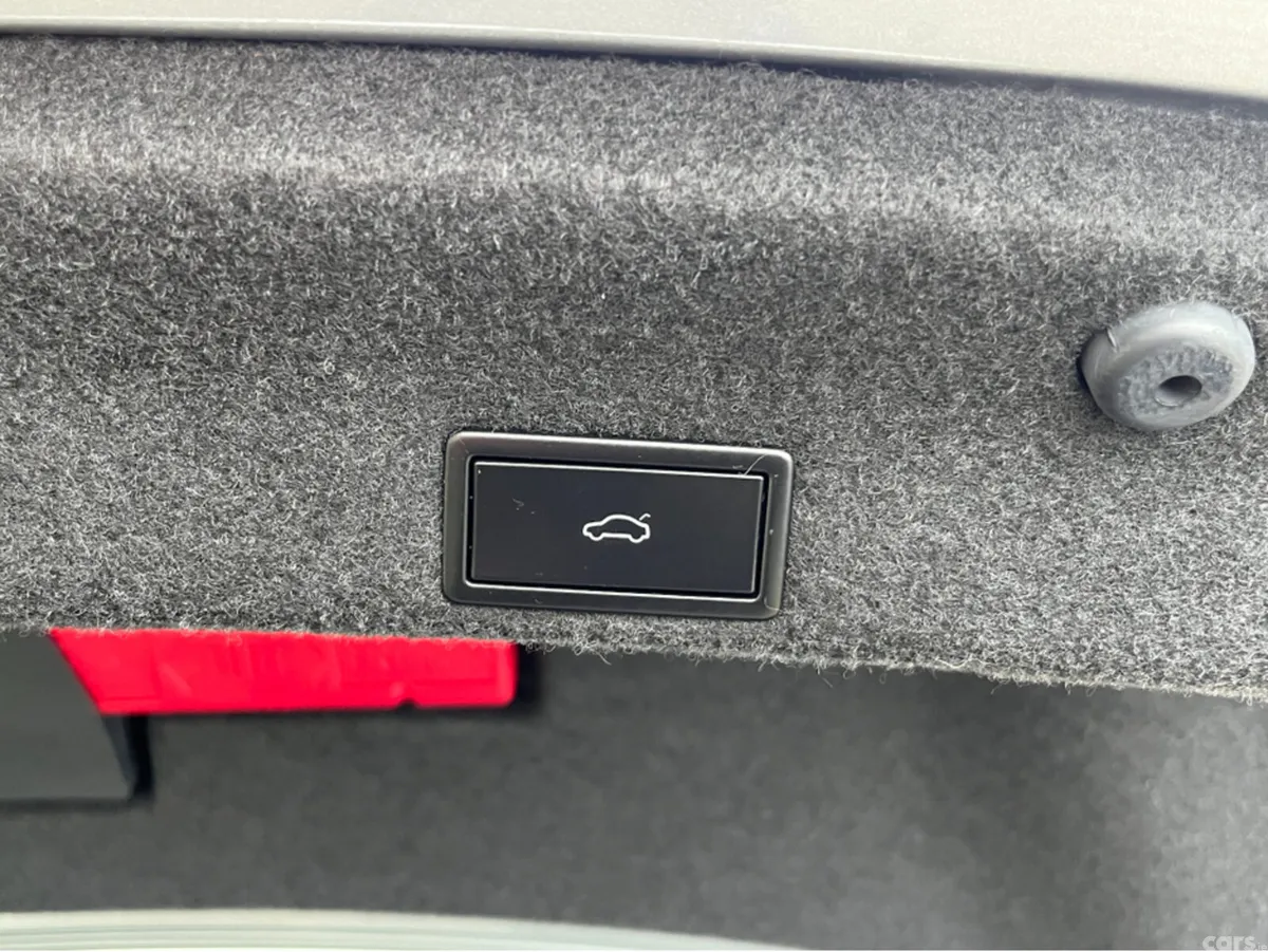 Volkswagen Passat Saloon, Diesel, 2018, Grey