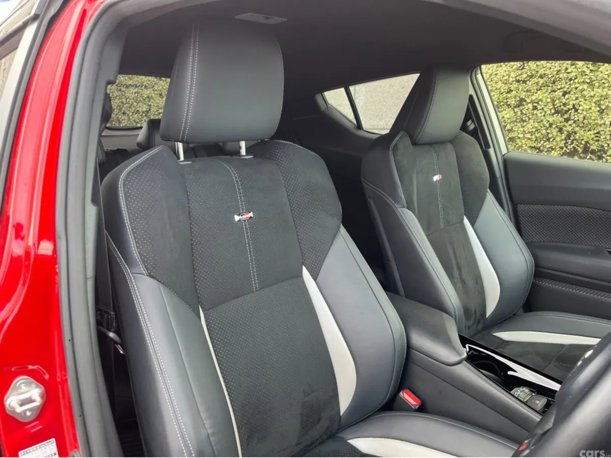 Toyota C-HR SUV, Petrol Hybrid, 2021, Red