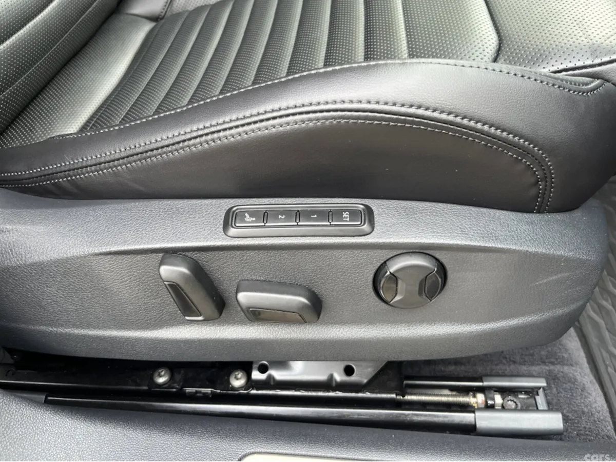 Volkswagen Passat Saloon, Diesel, 2018, Grey