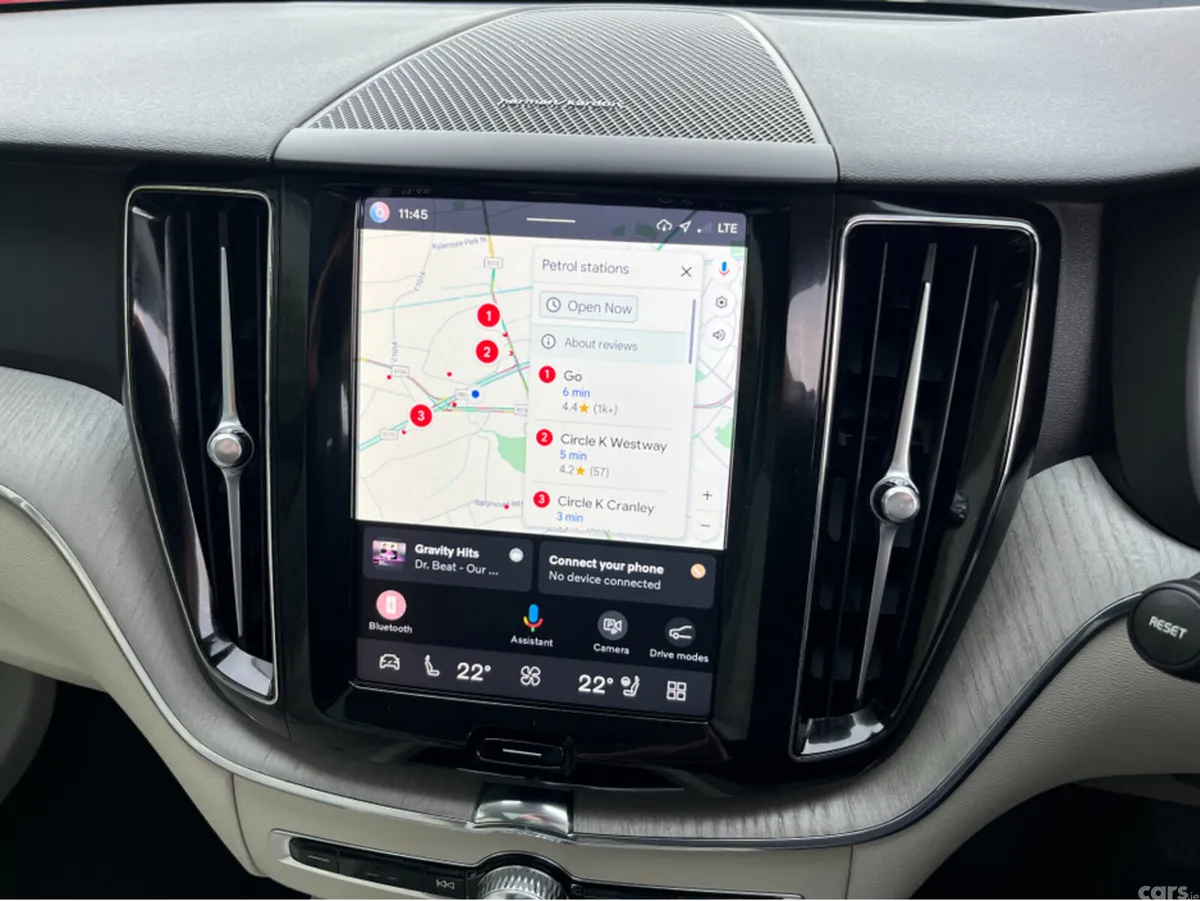 Volvo XC60 SUV, Petrol Plug-in Hybrid, 2024, Blue