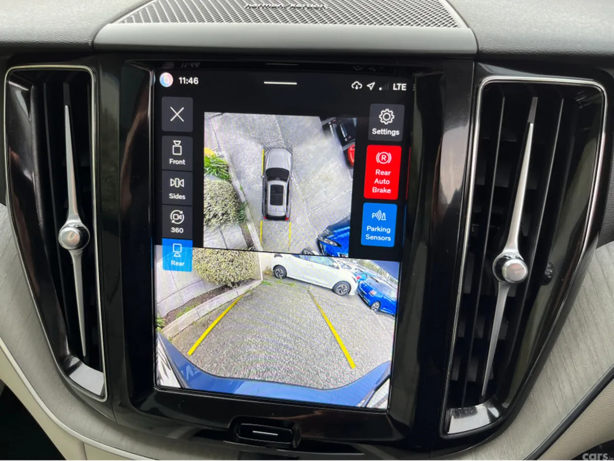 Volvo XC60 SUV, Petrol Plug-in Hybrid, 2024, Blue