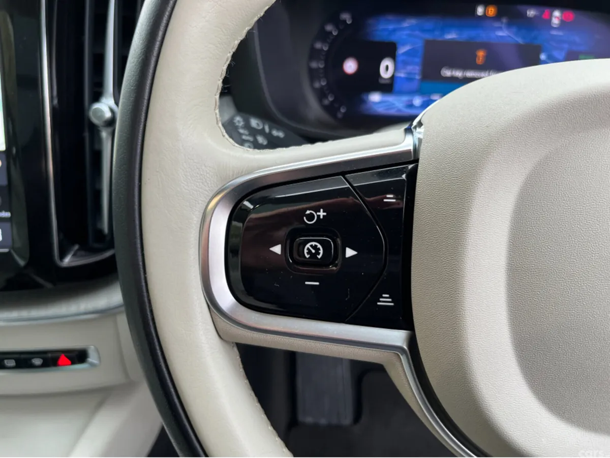 Volvo XC60 SUV, Petrol Plug-in Hybrid, 2024, Blue