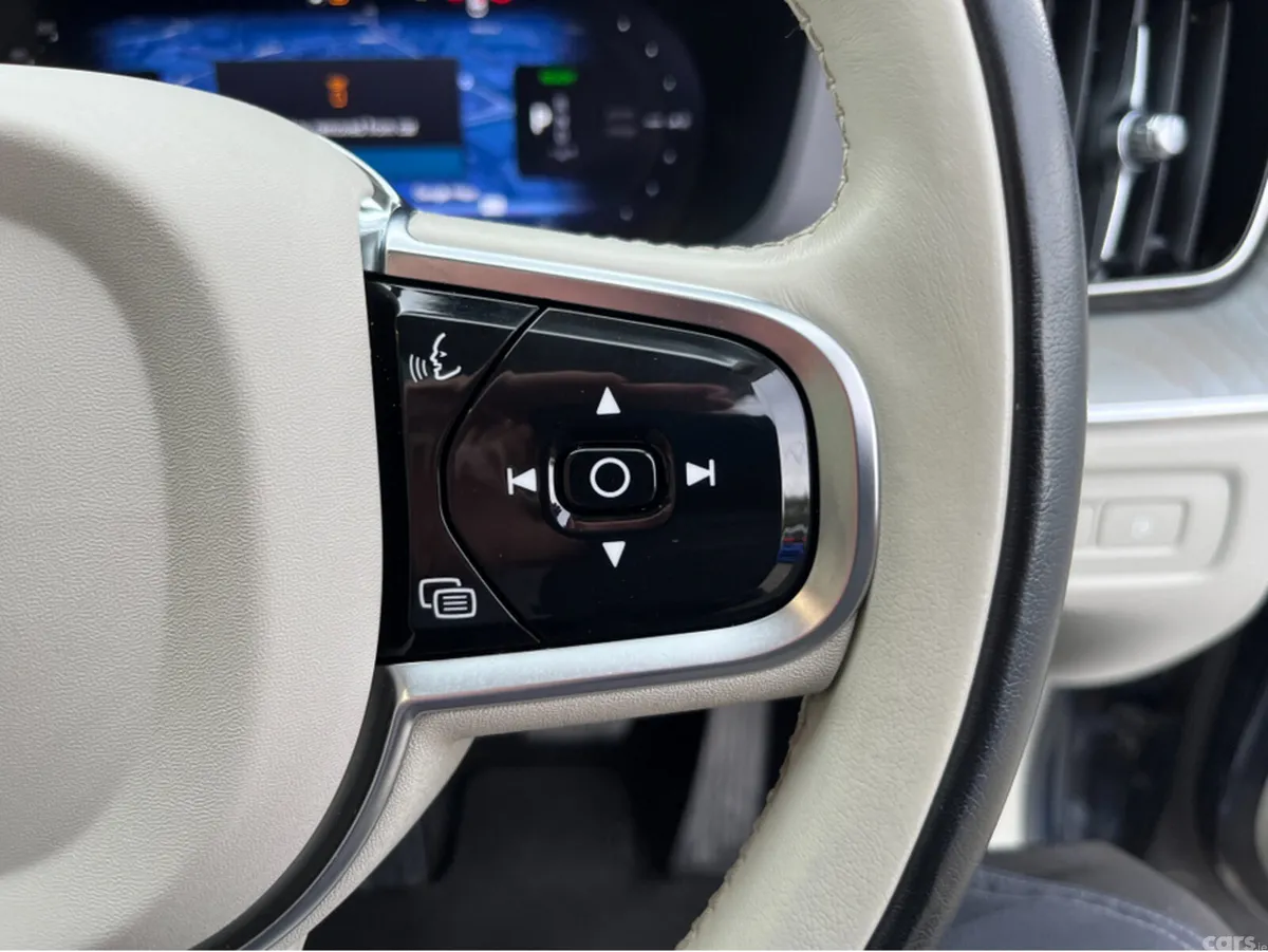 Volvo XC60 SUV, Petrol Plug-in Hybrid, 2024, Blue