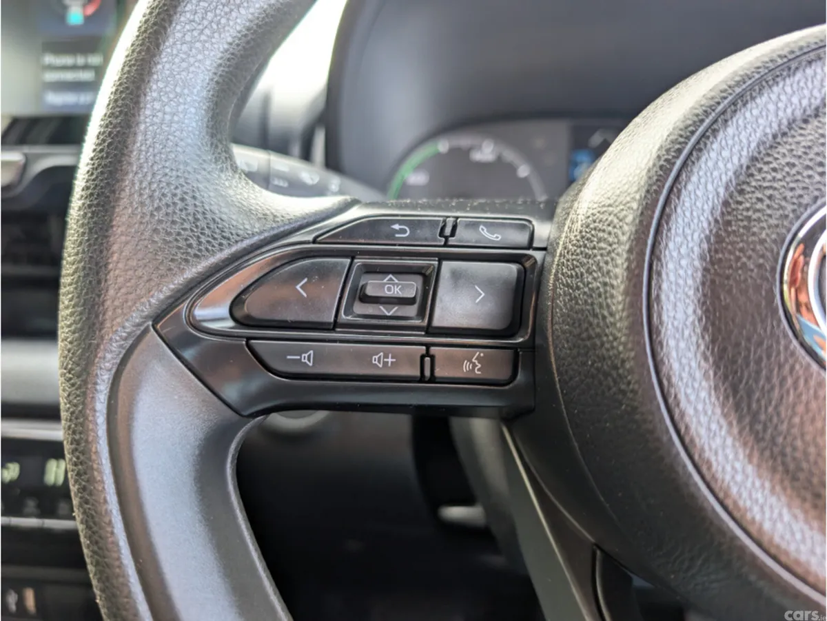 Toyota Yaris Hatchback, Petrol Hybrid, 2023, Silver