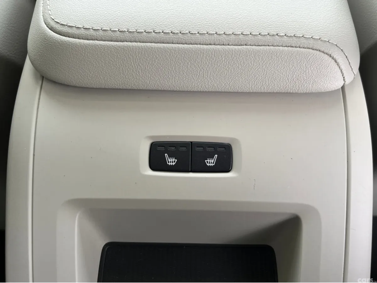 Volvo XC60 SUV, Petrol Plug-in Hybrid, 2024, Blue