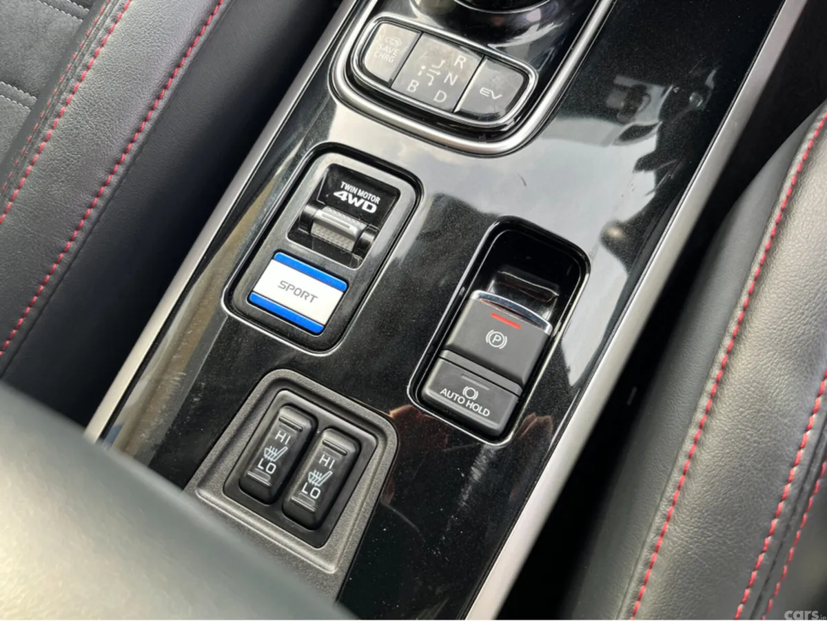 Mitsubishi Outlander SUV, Petrol Plug-in Hybrid, 2021, Black
