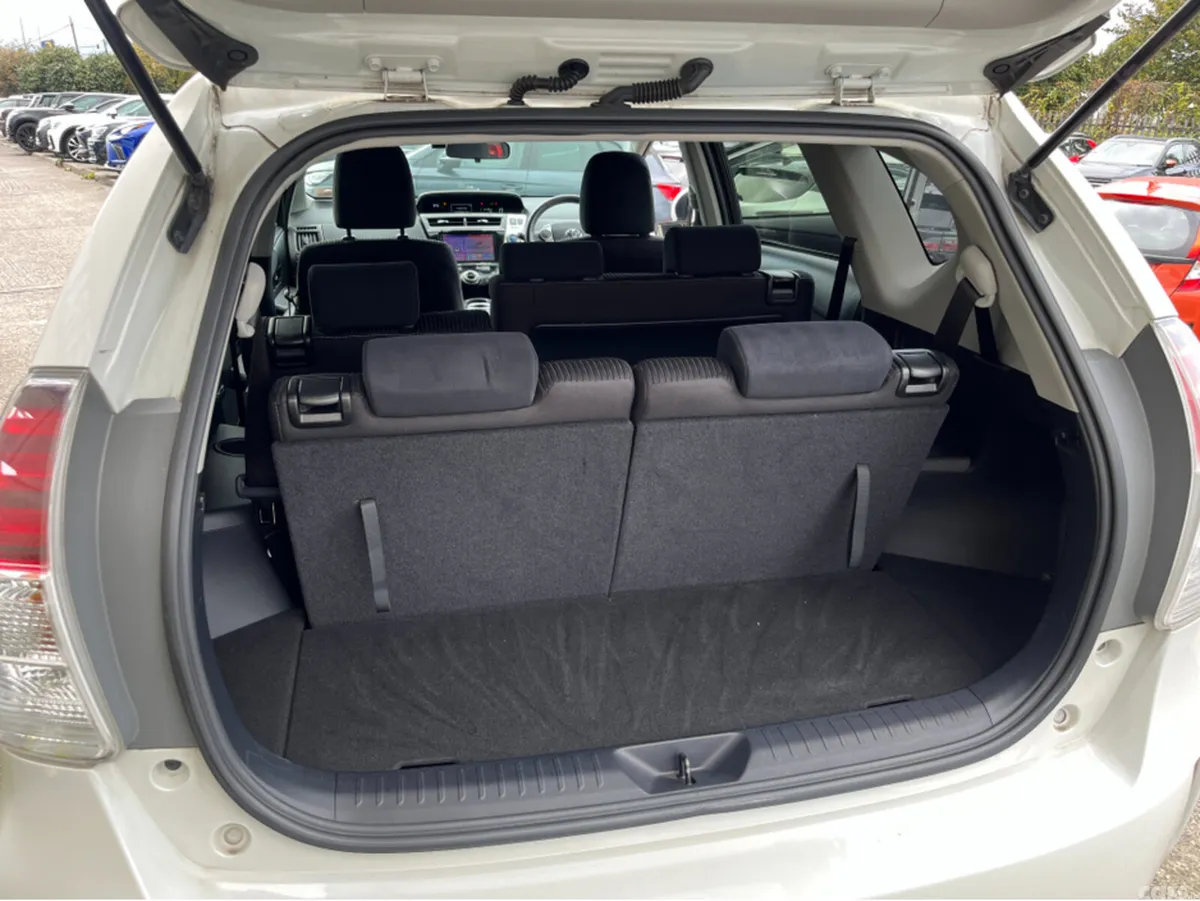 Toyota Prius MPV, Petrol Hybrid, 2019, White