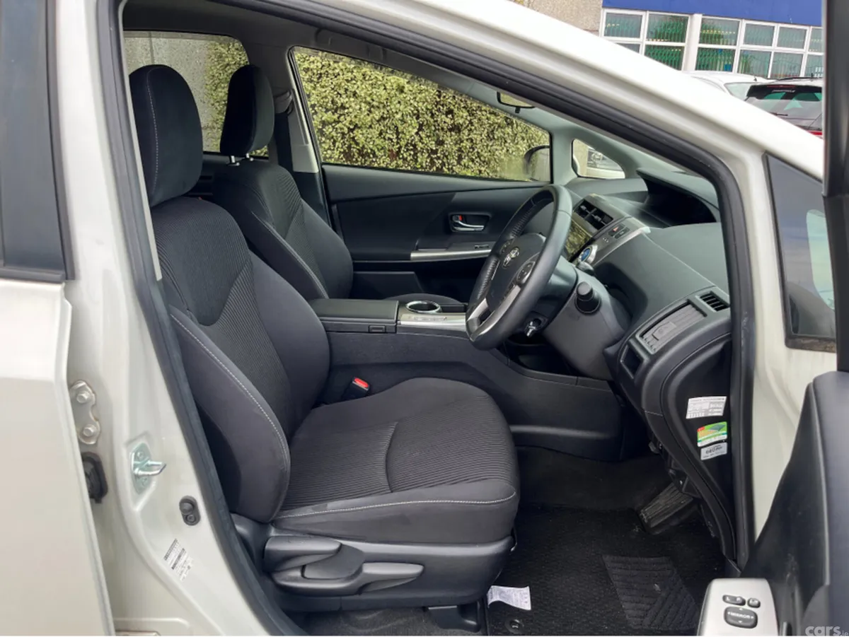 Toyota Prius MPV, Petrol Hybrid, 2019, White