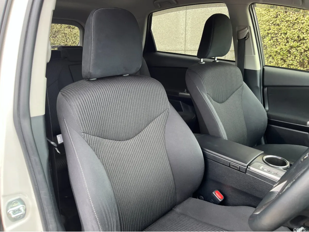 Toyota Prius MPV, Petrol Hybrid, 2019, White