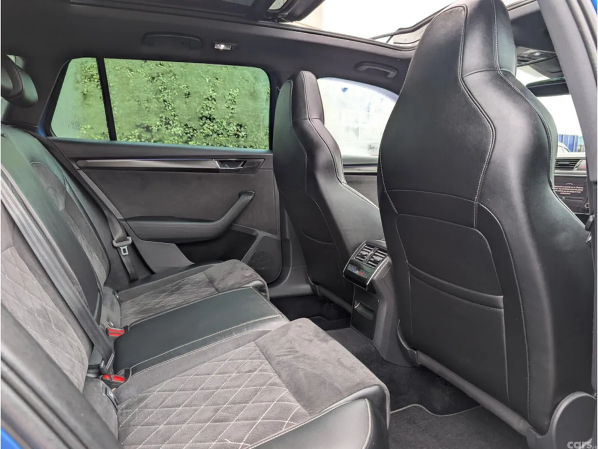 Skoda Superb Estate, Diesel, 2023, Blue