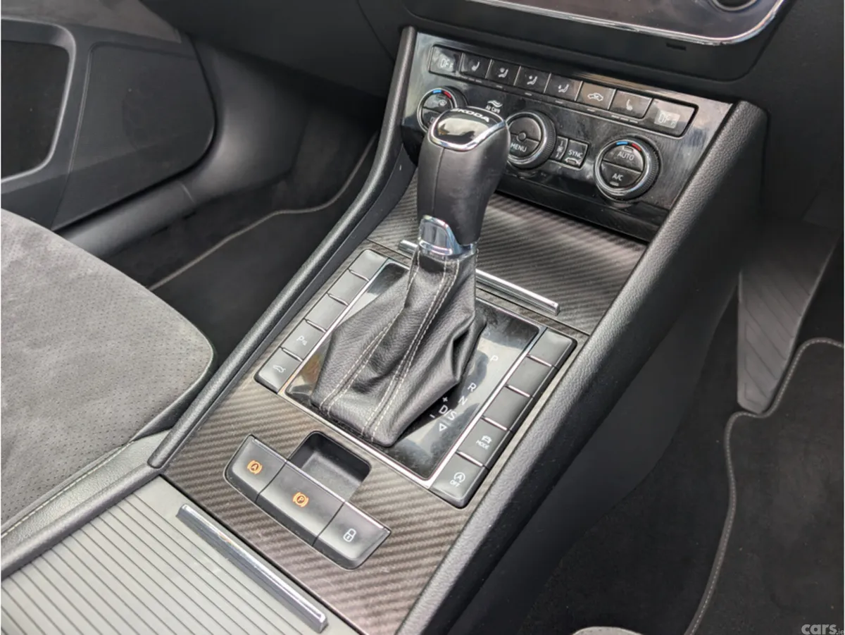 Skoda Superb Estate, Diesel, 2023, Blue