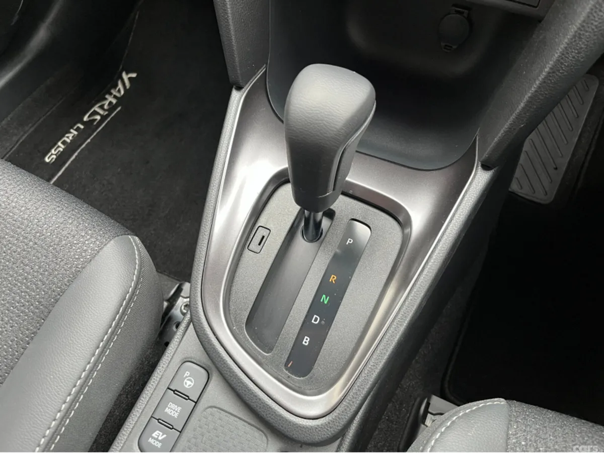 Toyota Yaris Cross SUV, Petrol Hybrid, 2025, Black