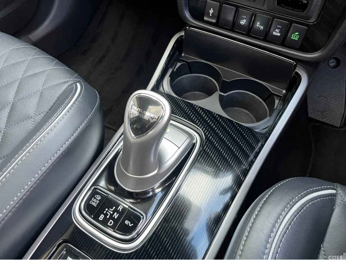 Mitsubishi Outlander SUV, Petrol Plug-in Hybrid, 2021, White
