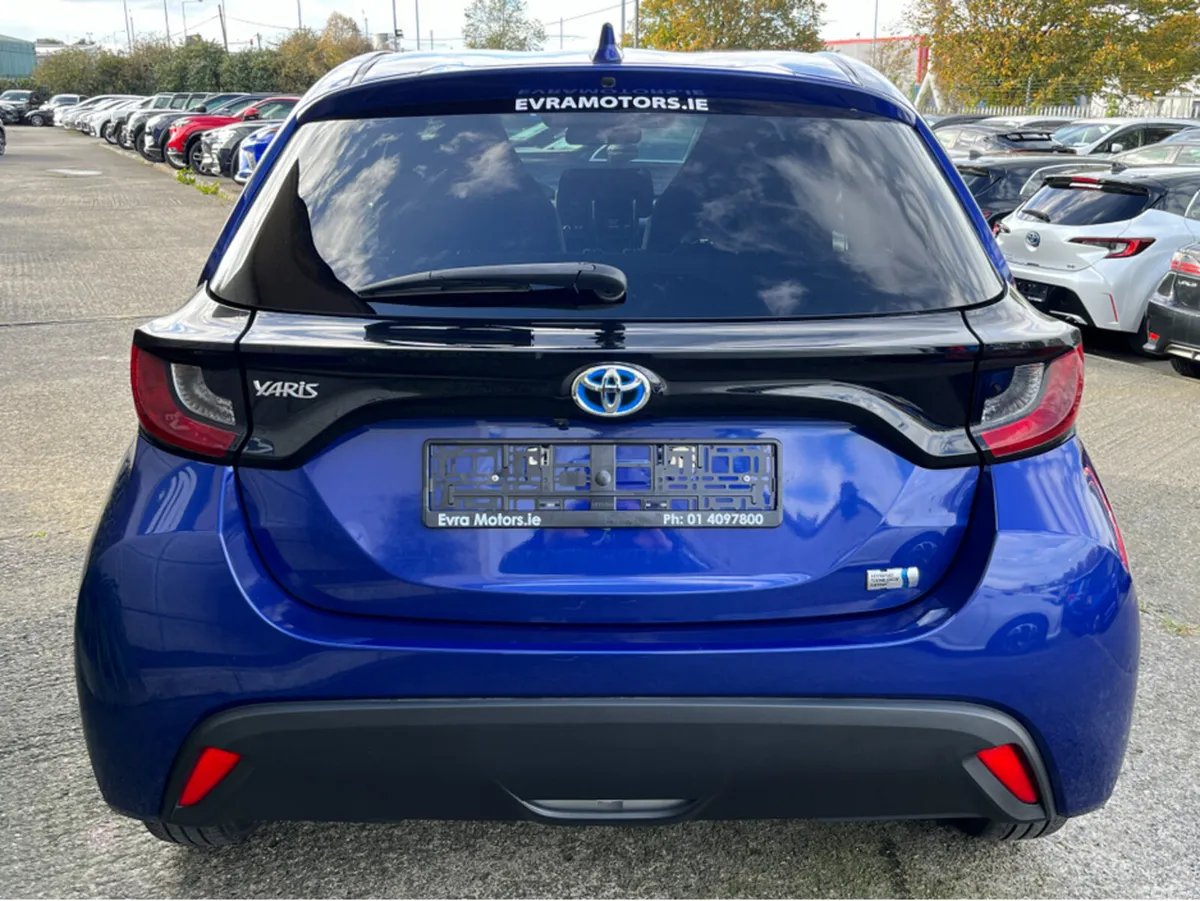 Toyota Yaris Hatchback, Petrol Hybrid, 2023, Blue