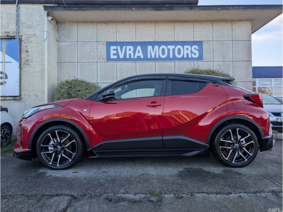 Toyota C-HR SUV, Petrol Hybrid, 2023, Red