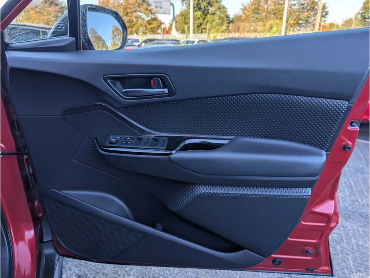 Toyota C-HR SUV, Petrol Hybrid, 2023, Red