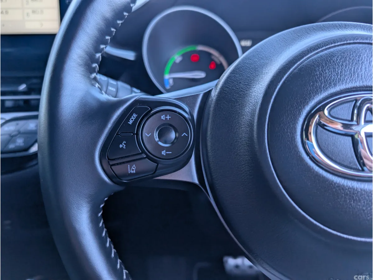 Toyota C-HR SUV, Petrol Hybrid, 2023, Red