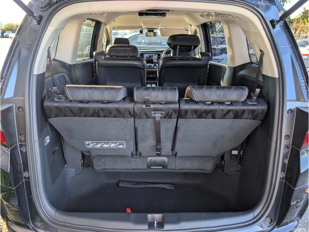 Honda Odyssey MPV, Petrol Hybrid, 2019, Blue