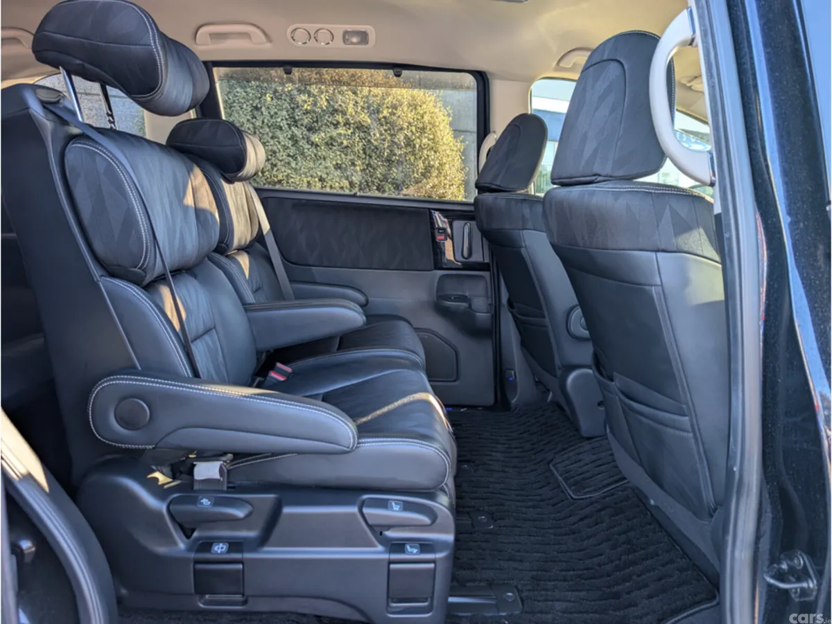 Honda Odyssey MPV, Petrol Hybrid, 2019, Blue