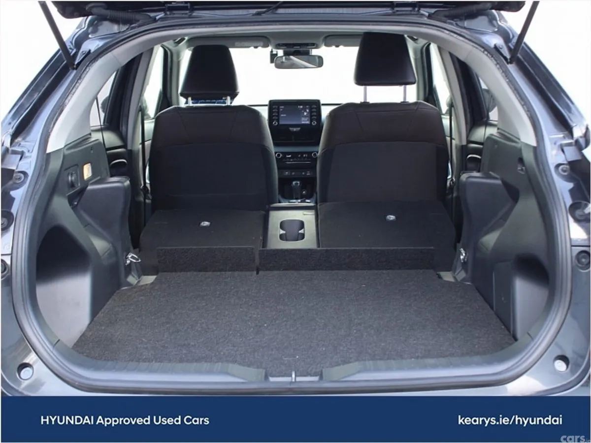 Toyota Yaris Cross Hatchback, Petrol Hybrid, 2021, Black
