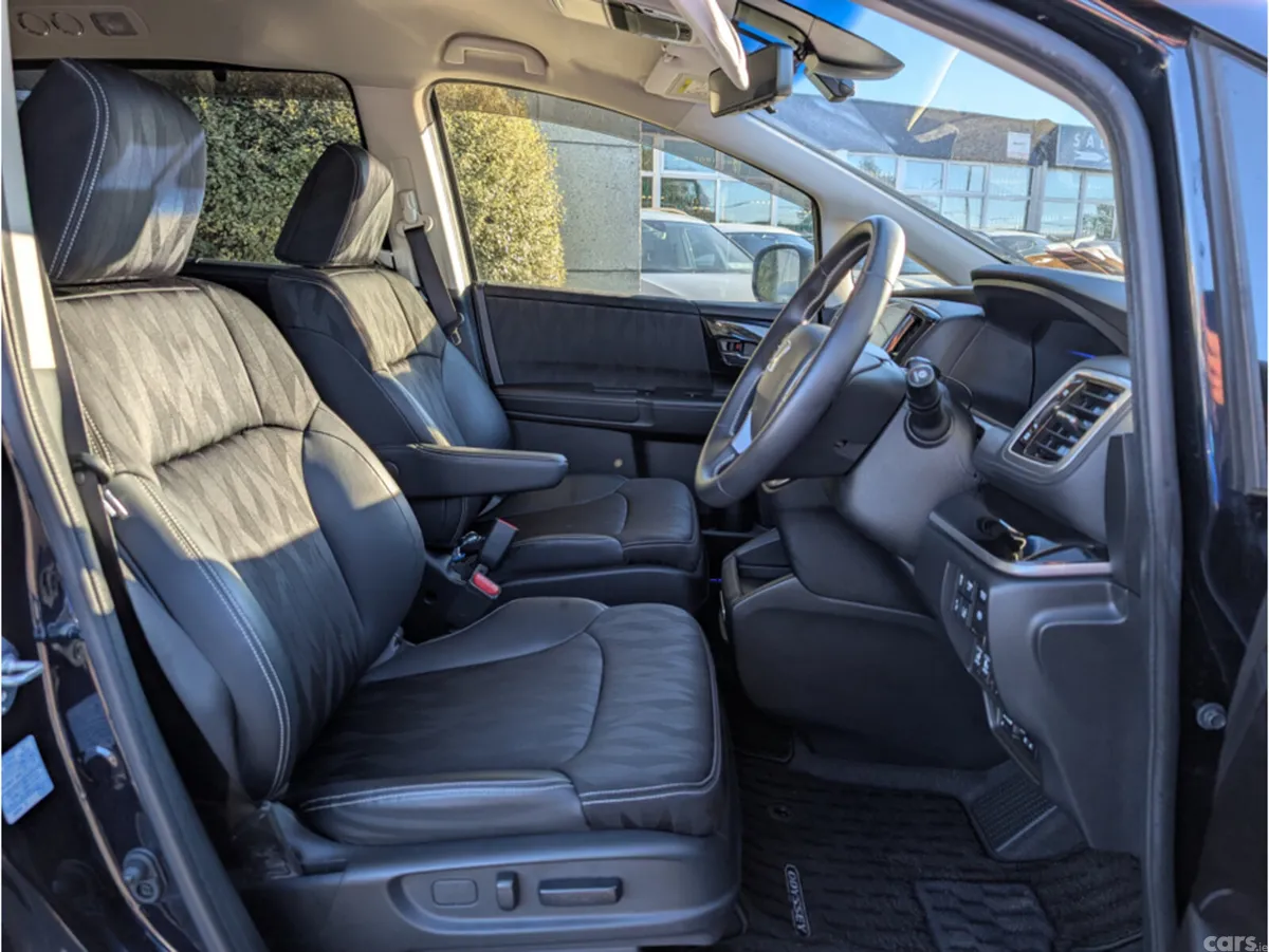Honda Odyssey MPV, Petrol Hybrid, 2019, Blue