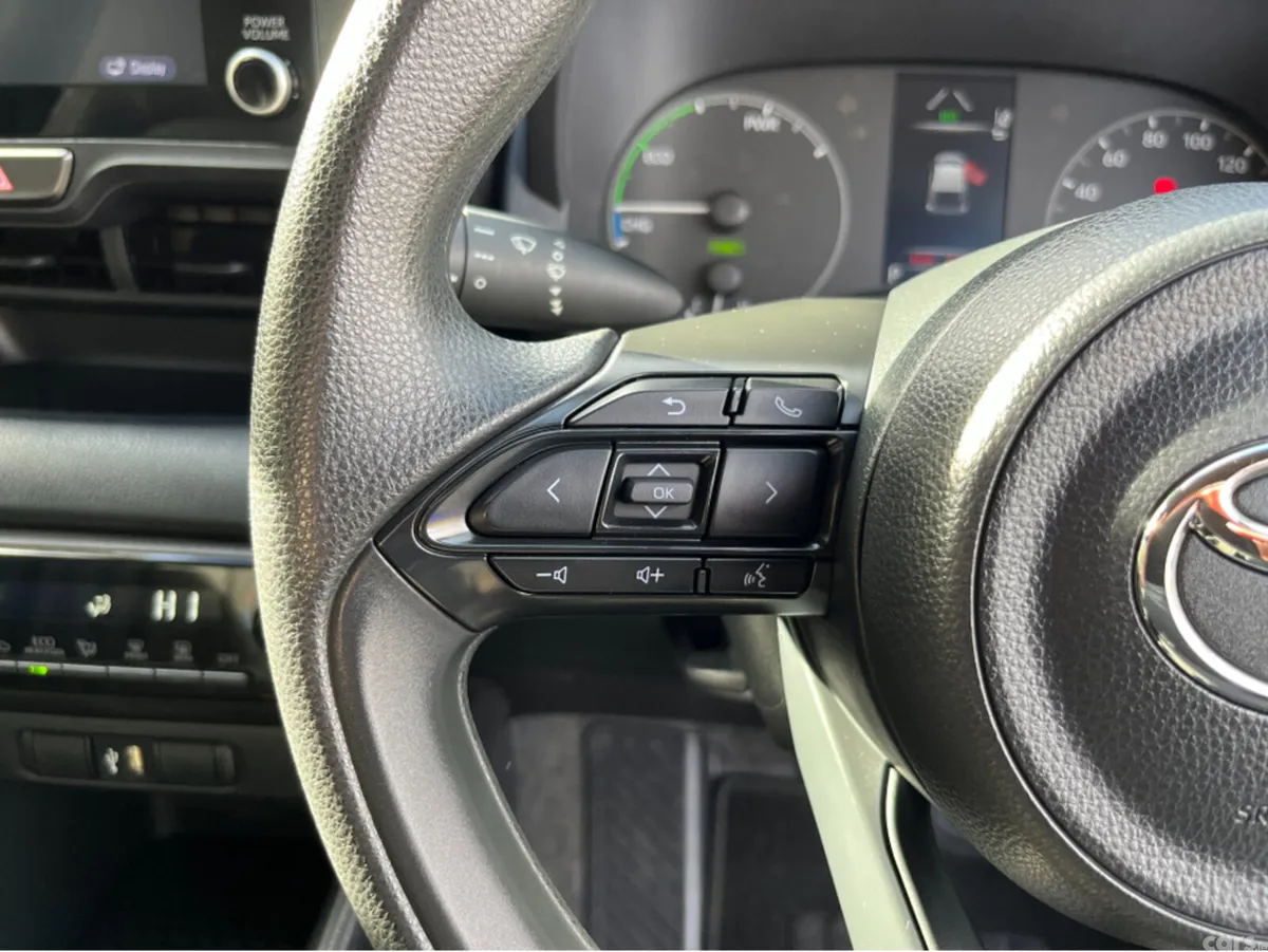 Toyota Yaris Hatchback, Petrol Hybrid, 2023, Blue
