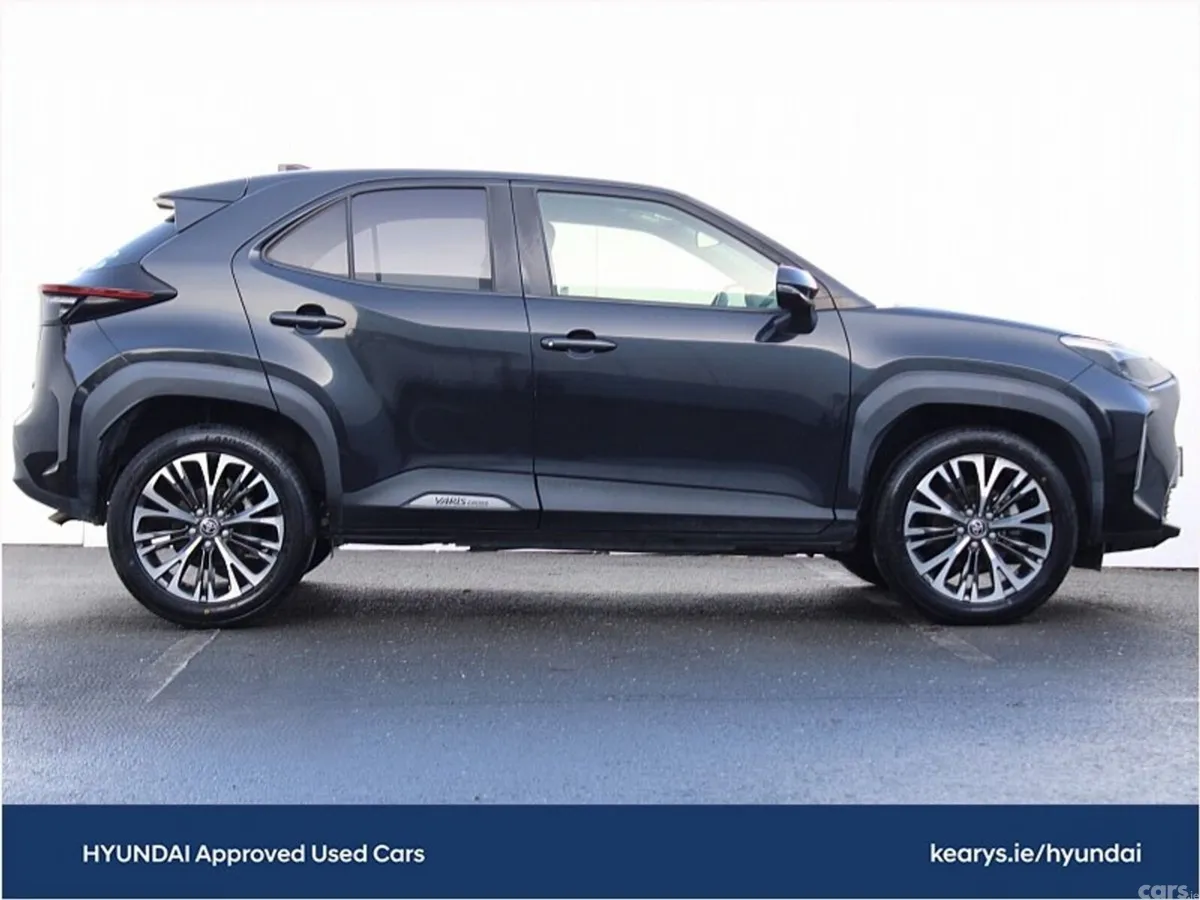 Toyota Yaris Cross Hatchback, Petrol Hybrid, 2021, Black