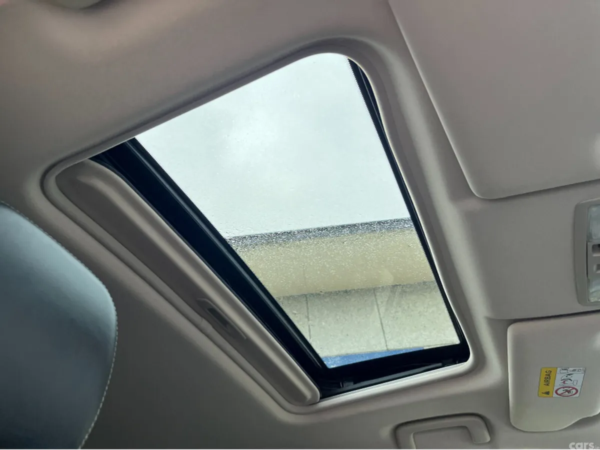 Mitsubishi Outlander SUV, Petrol Plug-in Hybrid, 2019, White