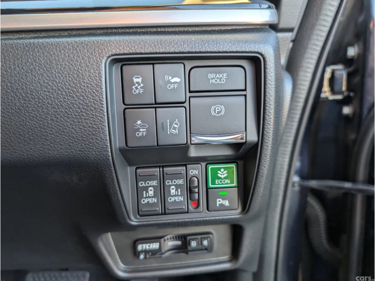 Honda Odyssey MPV, Petrol Hybrid, 2019, Blue
