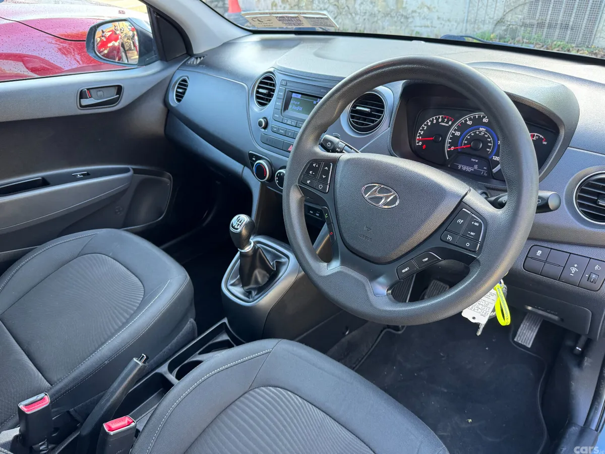 Hyundai i10 Hatchback, Petrol, 2018, Blue