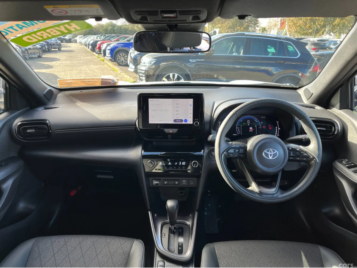 Toyota Yaris Cross SUV, Petrol Hybrid, 2024, White