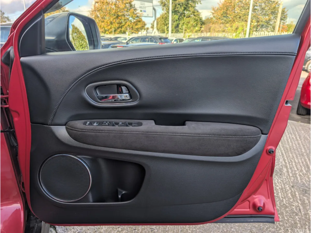 Honda Vezel Hatchback, Petrol Hybrid, 2018, Red