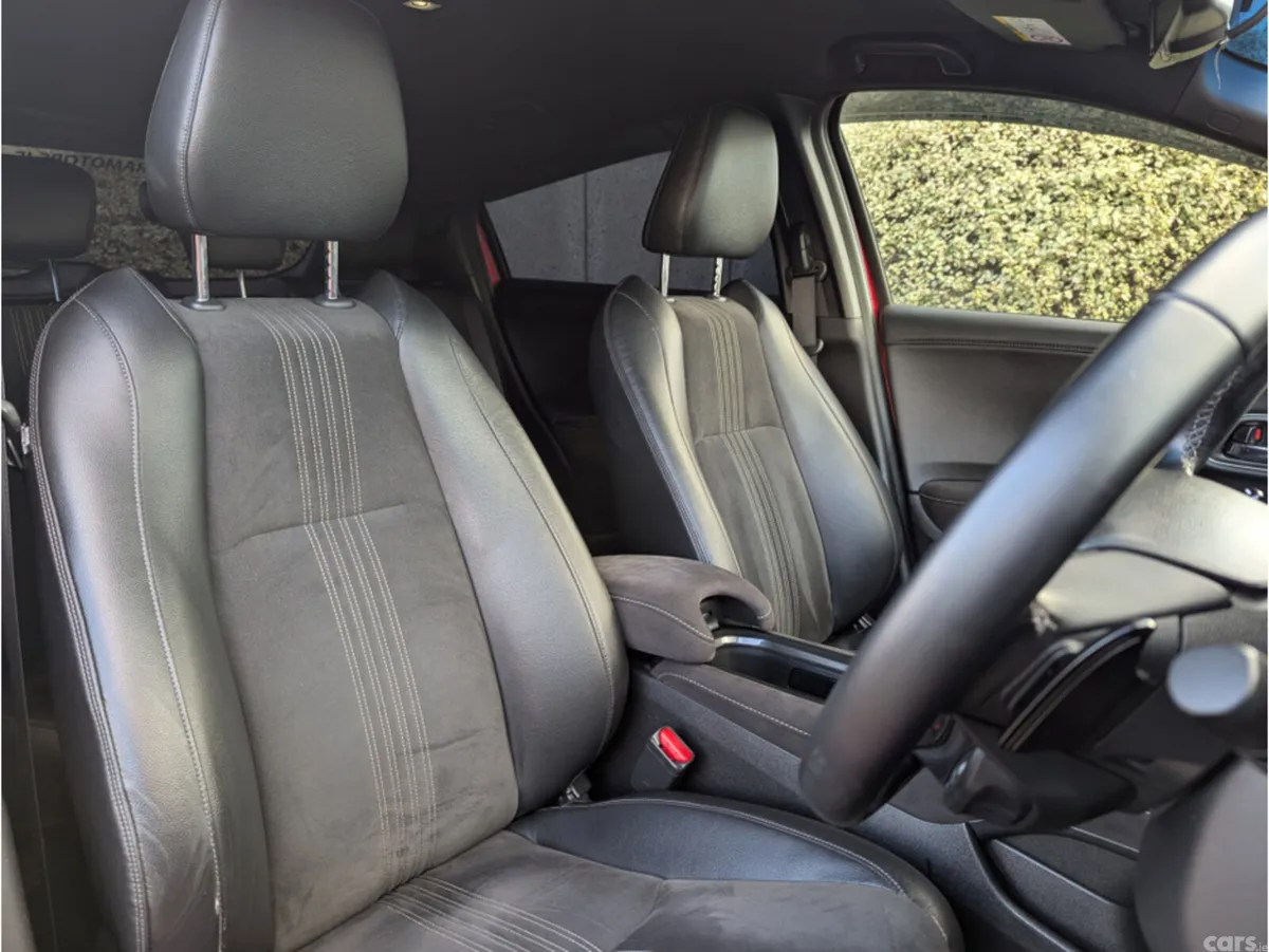 Honda Vezel Hatchback, Petrol Hybrid, 2018, Red
