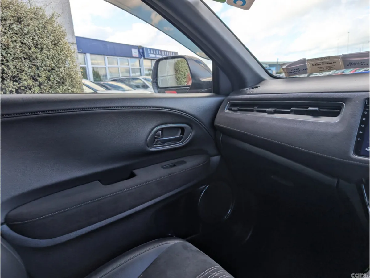 Honda Vezel Hatchback, Petrol Hybrid, 2018, Red