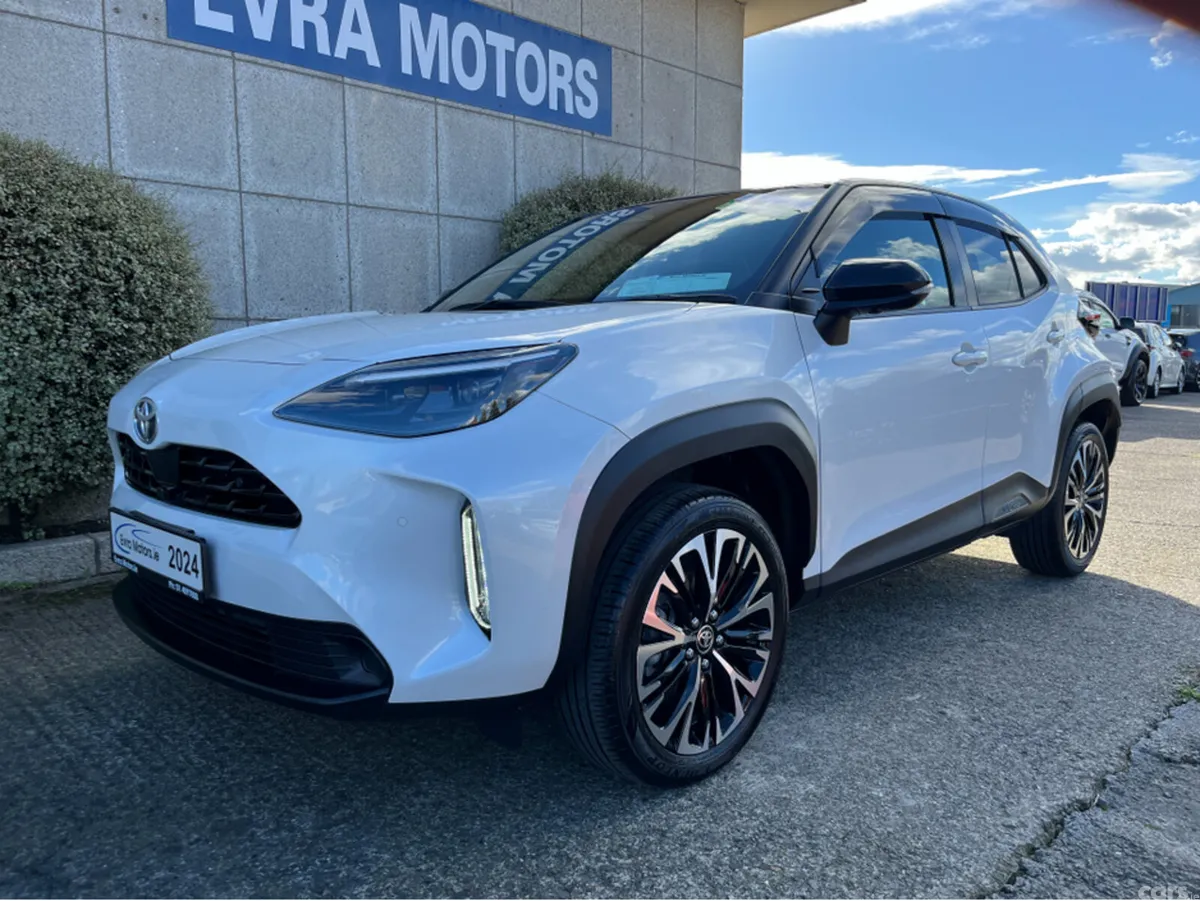 Toyota Yaris Cross SUV, Petrol Hybrid, 2024, White