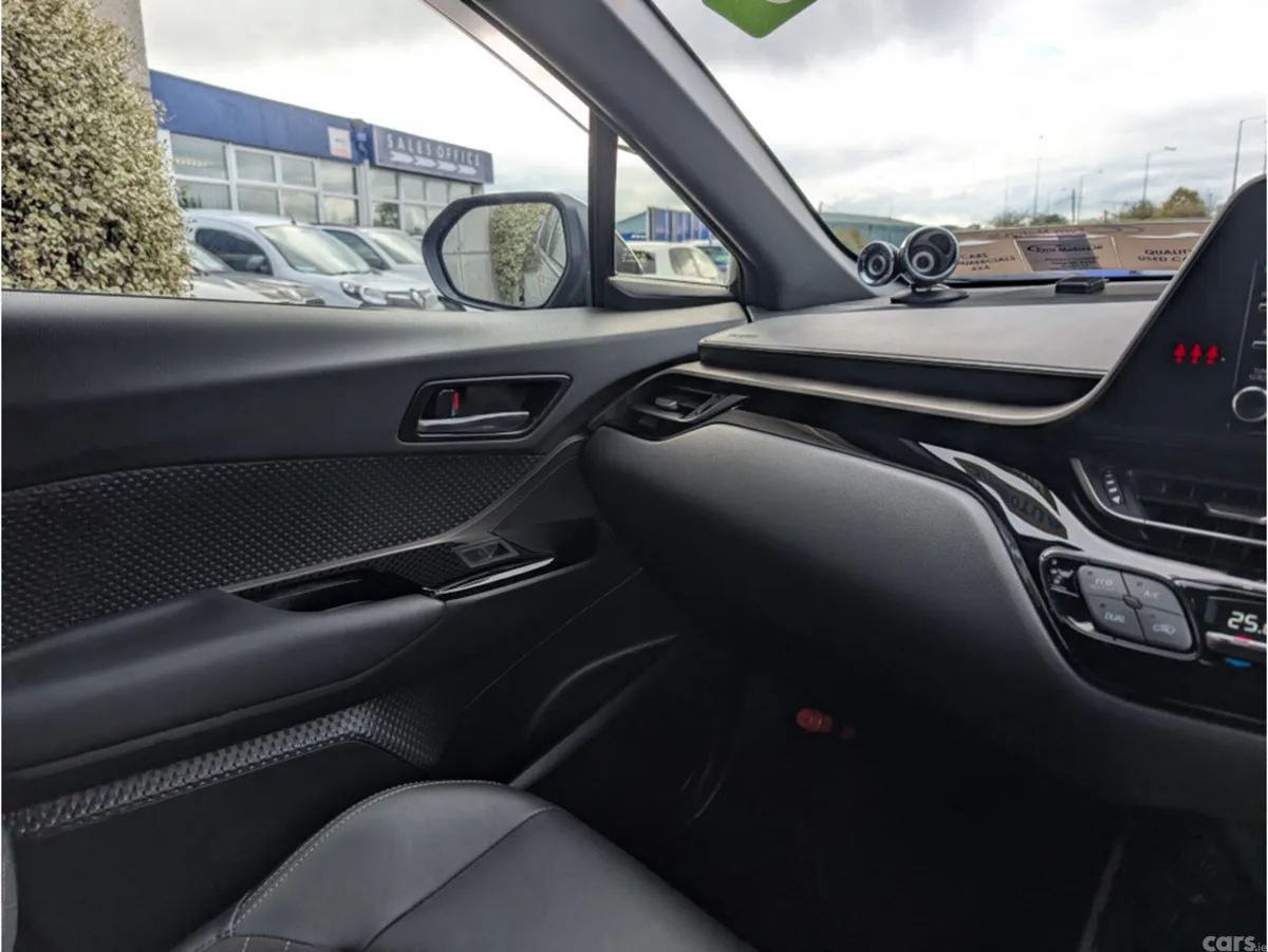Toyota C-HR SUV, Petrol Hybrid, 2023, Black