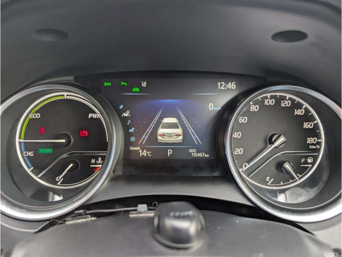Toyota Camry Saloon, Petrol Hybrid, 2019, White